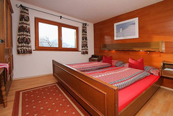 Schlafzimmer 1