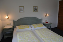 Schlafzimmer 7
