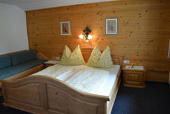 Schlafzimmer 9