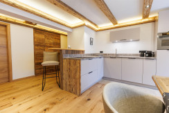 Küchenzeile mit Frühstückstheke Ferienwohnung Gams