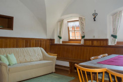 Wohnzimmer mit Couch