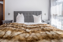 Groß (©defrancesco_Suite_Spielberg-14)