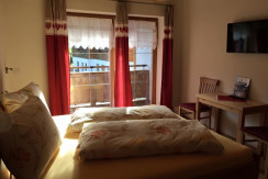 Schlafzimmer mit Sat TV