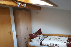 Kinderzimmer mit getr. Betten