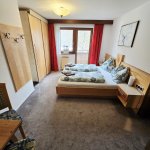 Bild von Doppelzimmer, Dusche/WC, Bergseite,