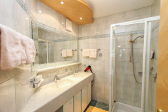 2-4 Pers. Wohnung Badezimmer
